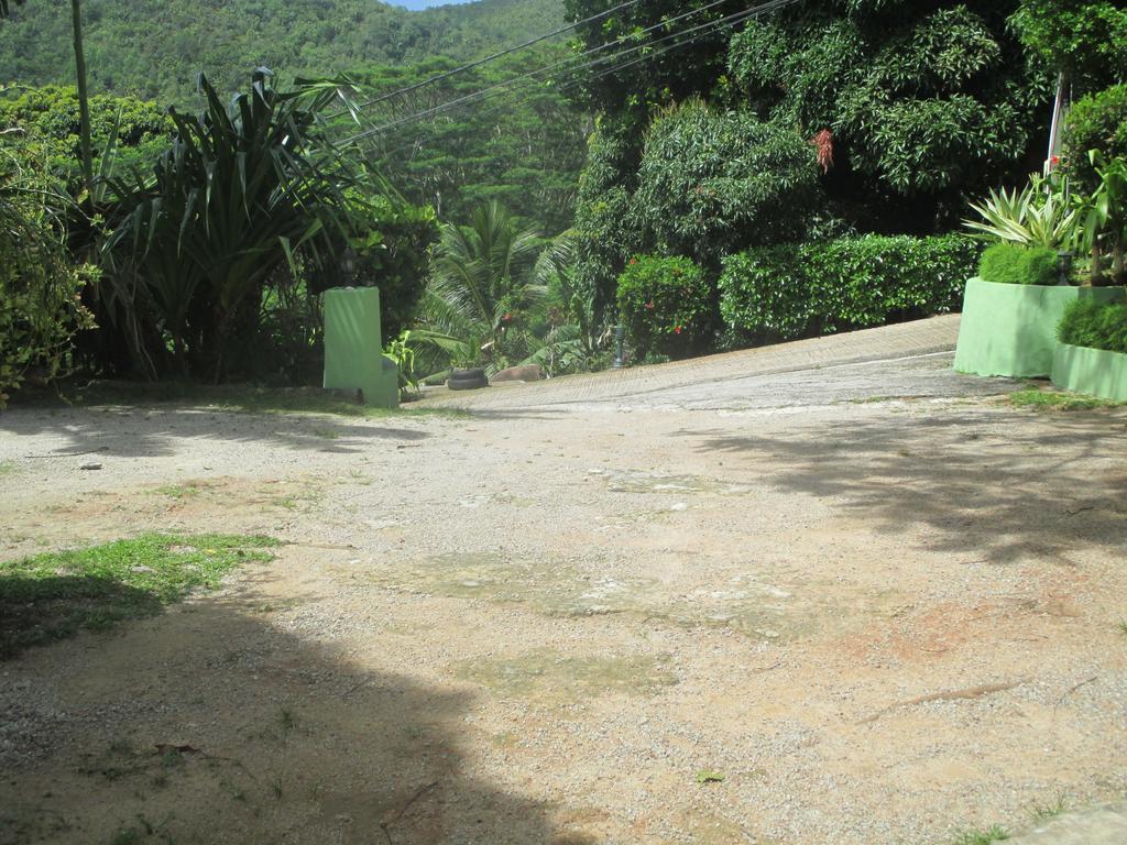 Mango Lodge Anse Volbert Village Exterior foto