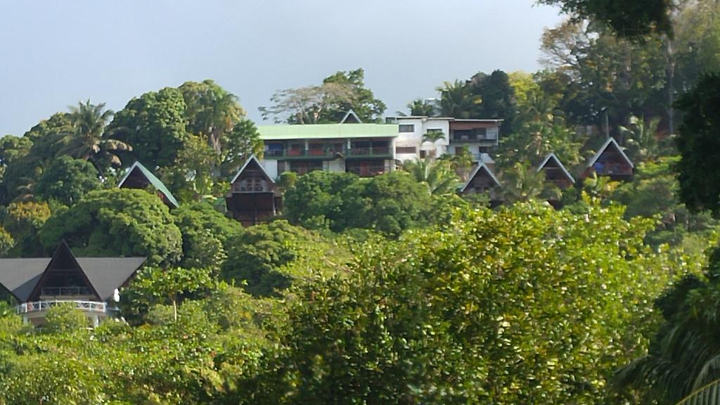 Mango Lodge Anse Volbert Village Exterior foto